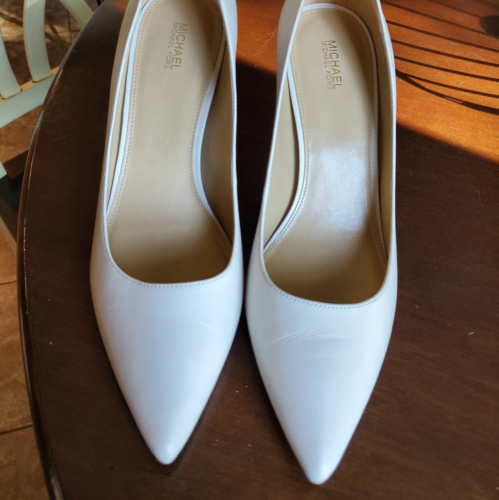 Michael Kors White Pointed Heel